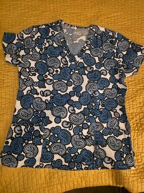Divine Stretch By JD Uniforms Blue Paisley V-Neck Women's Scrub Top Size Large